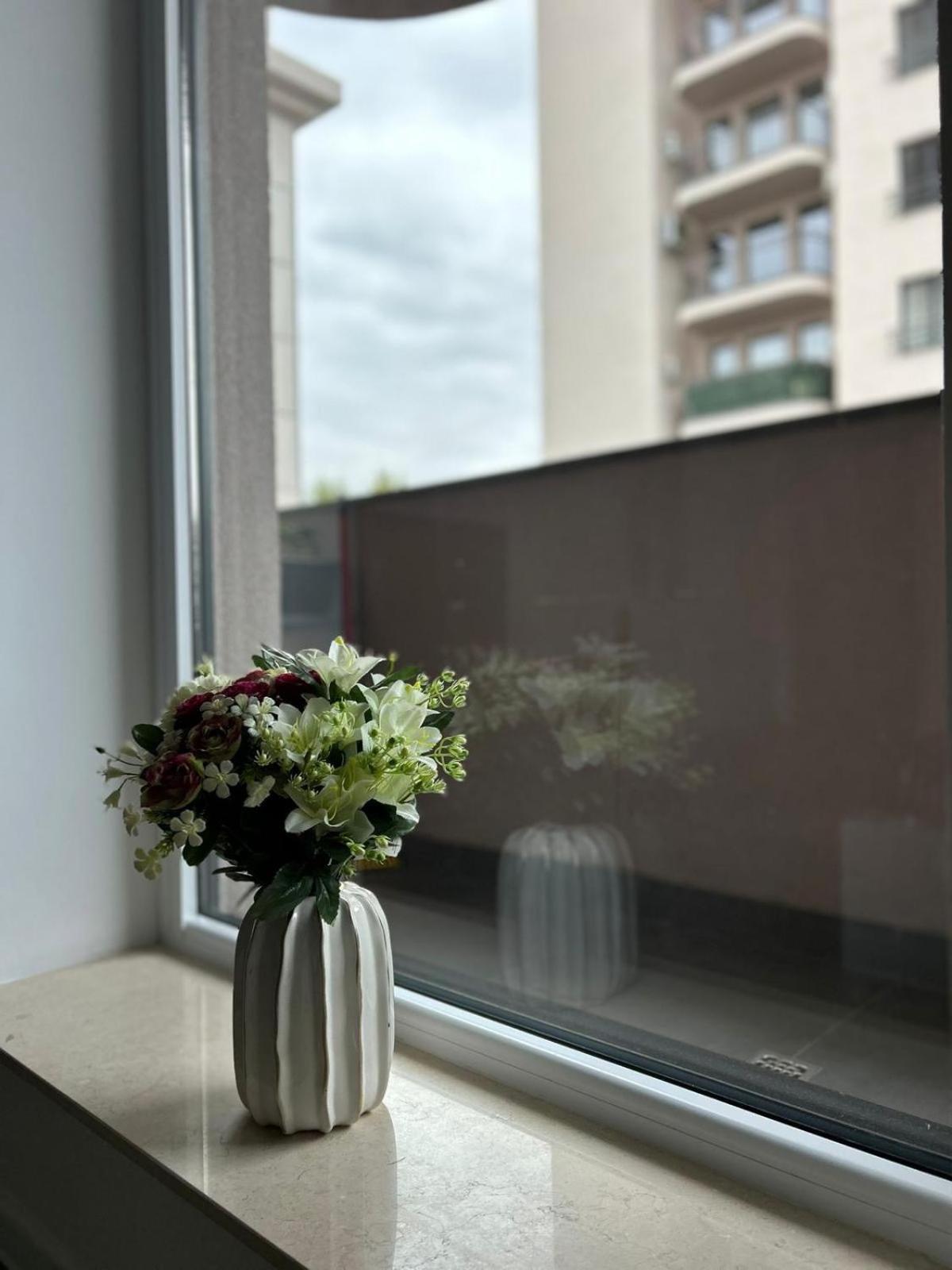 Summit Stay Apartment Bucarest Esterno foto