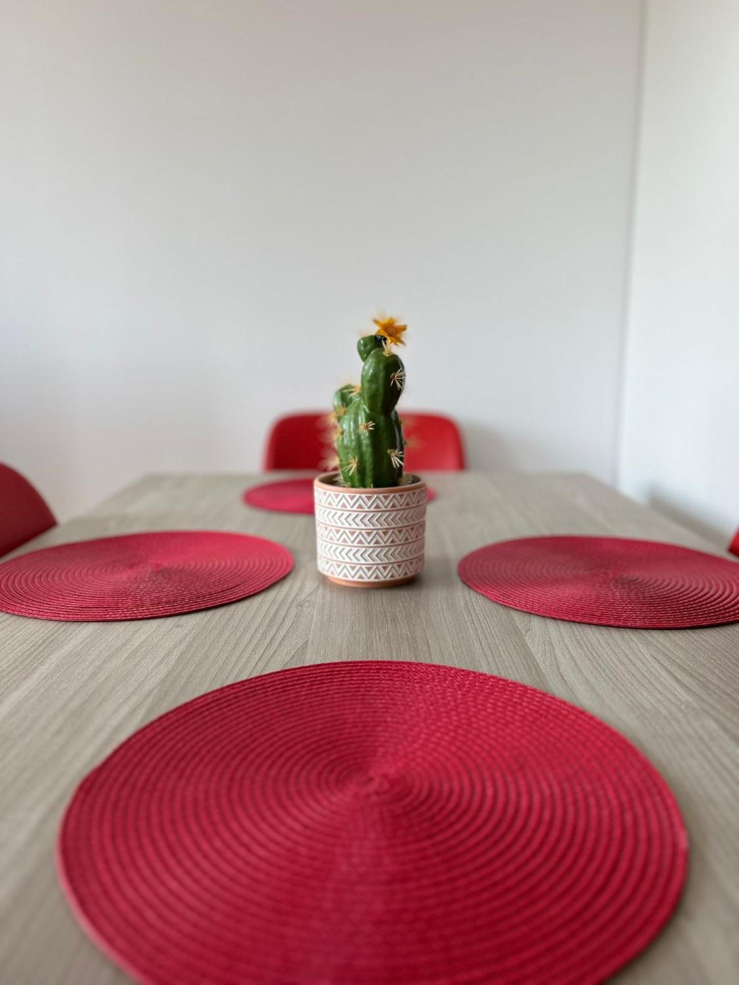 Summit Stay Apartment Bucarest Esterno foto